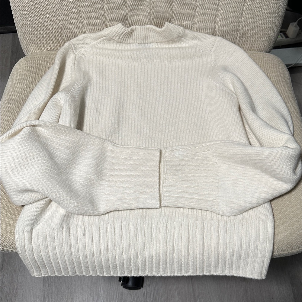 NWOT Reformation - Calloway Regenerative Wool Crewneck sweater - Arctic - Picture 6 of 6